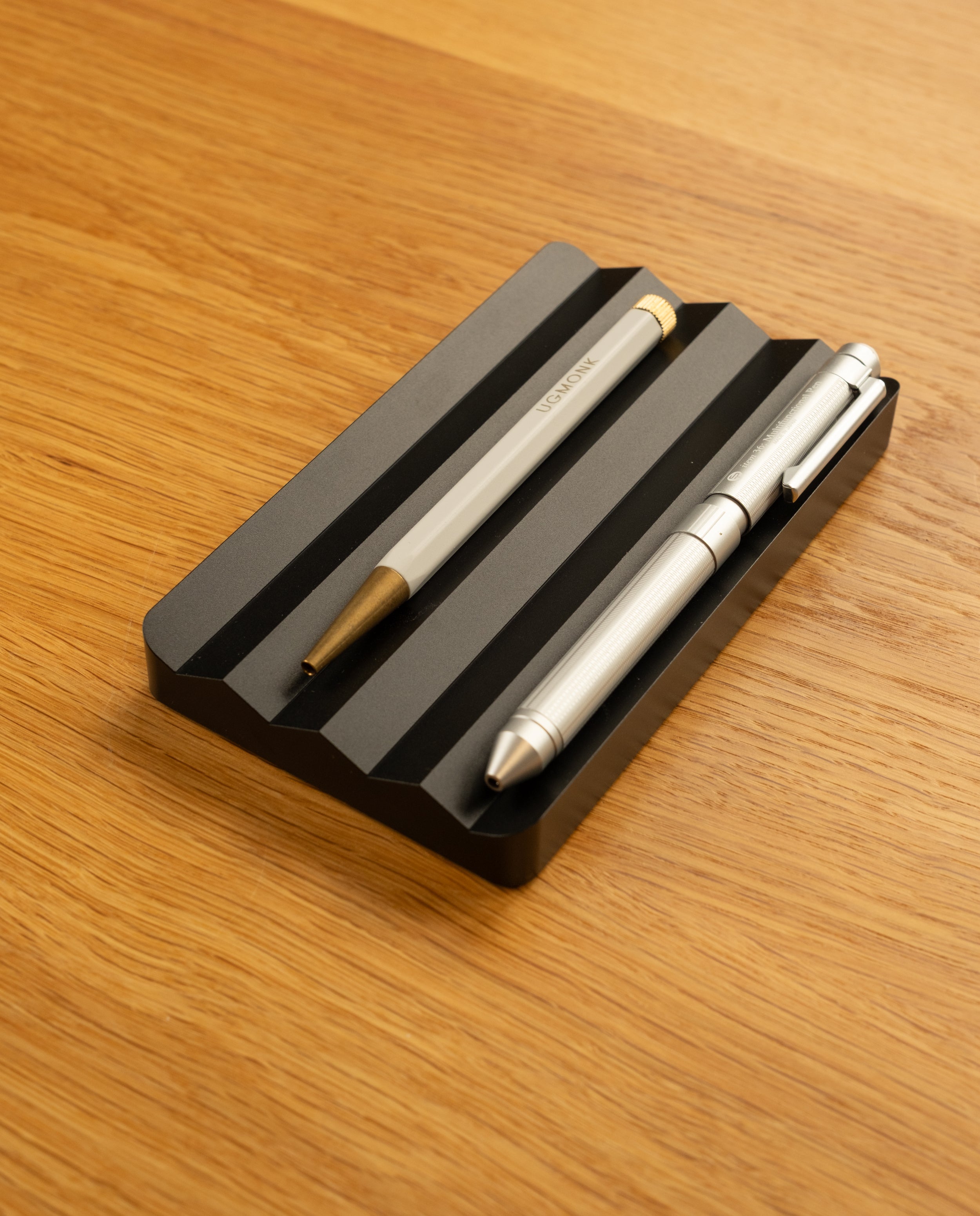 Analog Multi Pen Tray (Black Aluminum) – Ugmonk