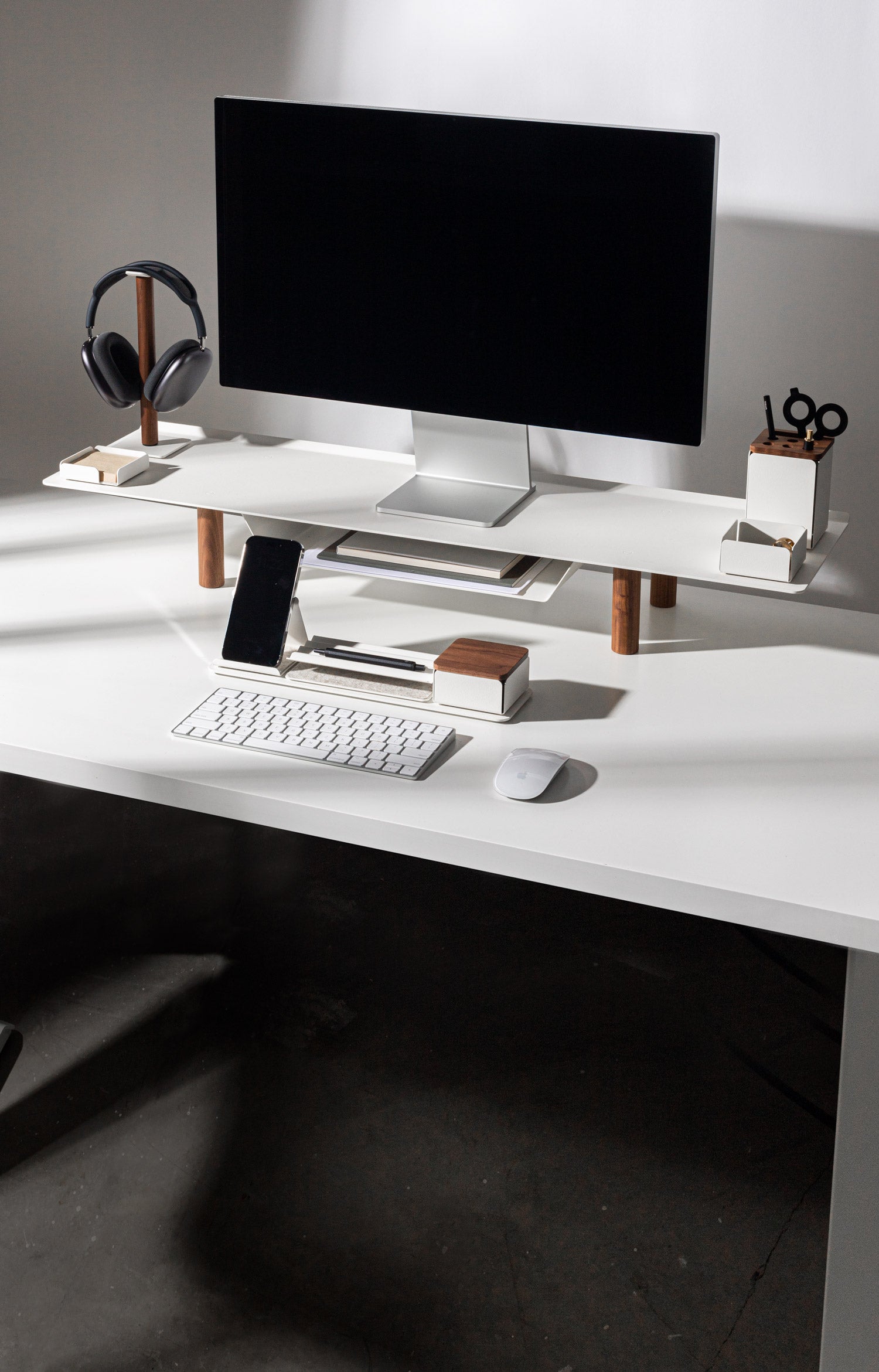 Gather: Your Desk Simplified – Ugmonk