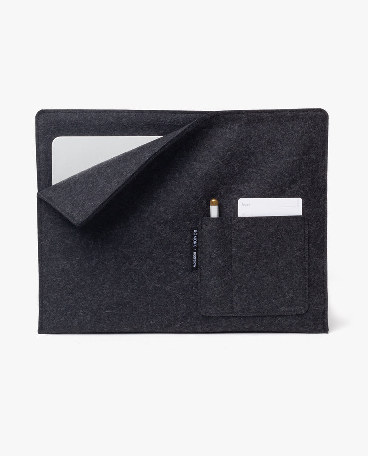 Magnetic Laptop Sleeve (Nedrelow x Ugmonk - Charcoal)