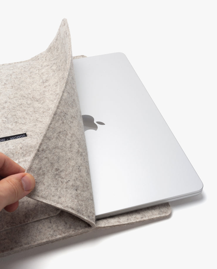 Magnetic Laptop Sleeve (Nedrelow x Ugmonk - Light Gray)