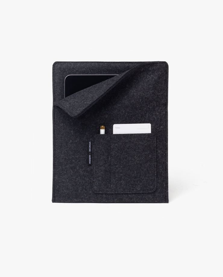 Magnetic Tablet Sleeve (Nedrelow x Ugmonk - Charcoal)