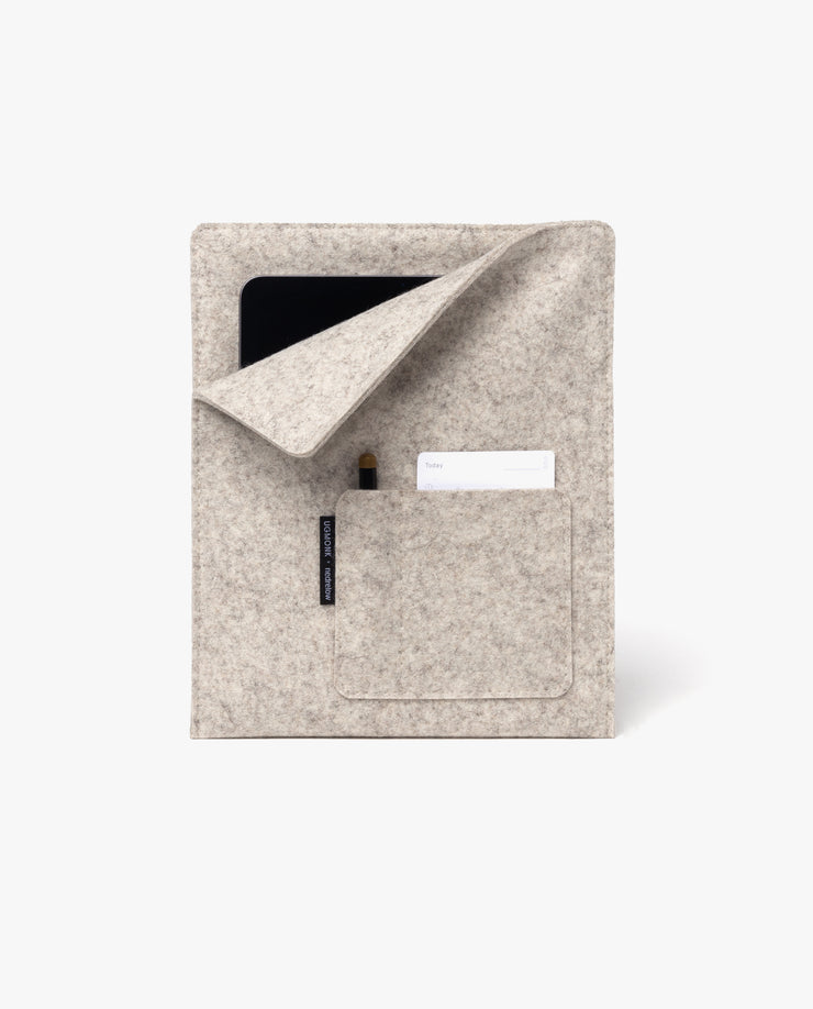 Magnetic Tablet Sleeve (Nedrelow x Ugmonk - Light Gray)