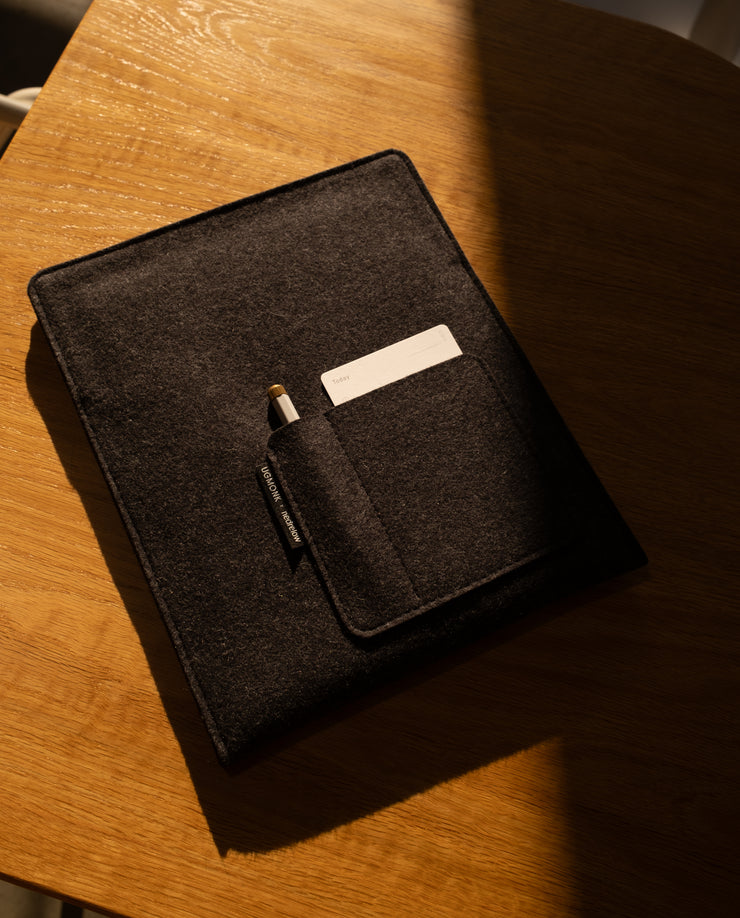 Magnetic Tablet Sleeve (Nedrelow x Ugmonk - Charcoal)