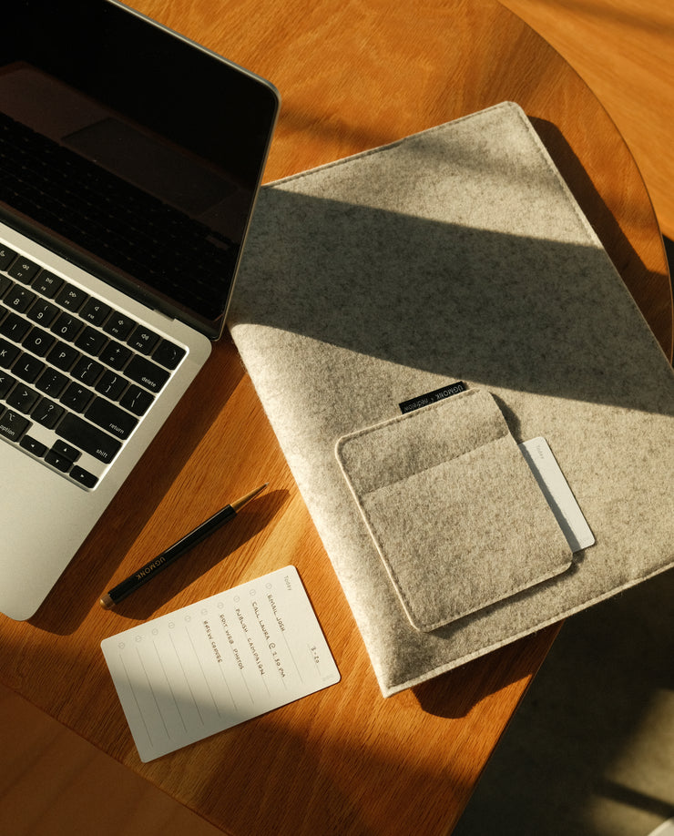 Magnetic Laptop Sleeve (Nedrelow x Ugmonk - Light Gray)